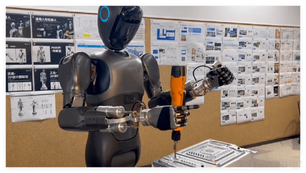 美的人形机器人加速商业化落地，预计下半年进门店展示(图1)